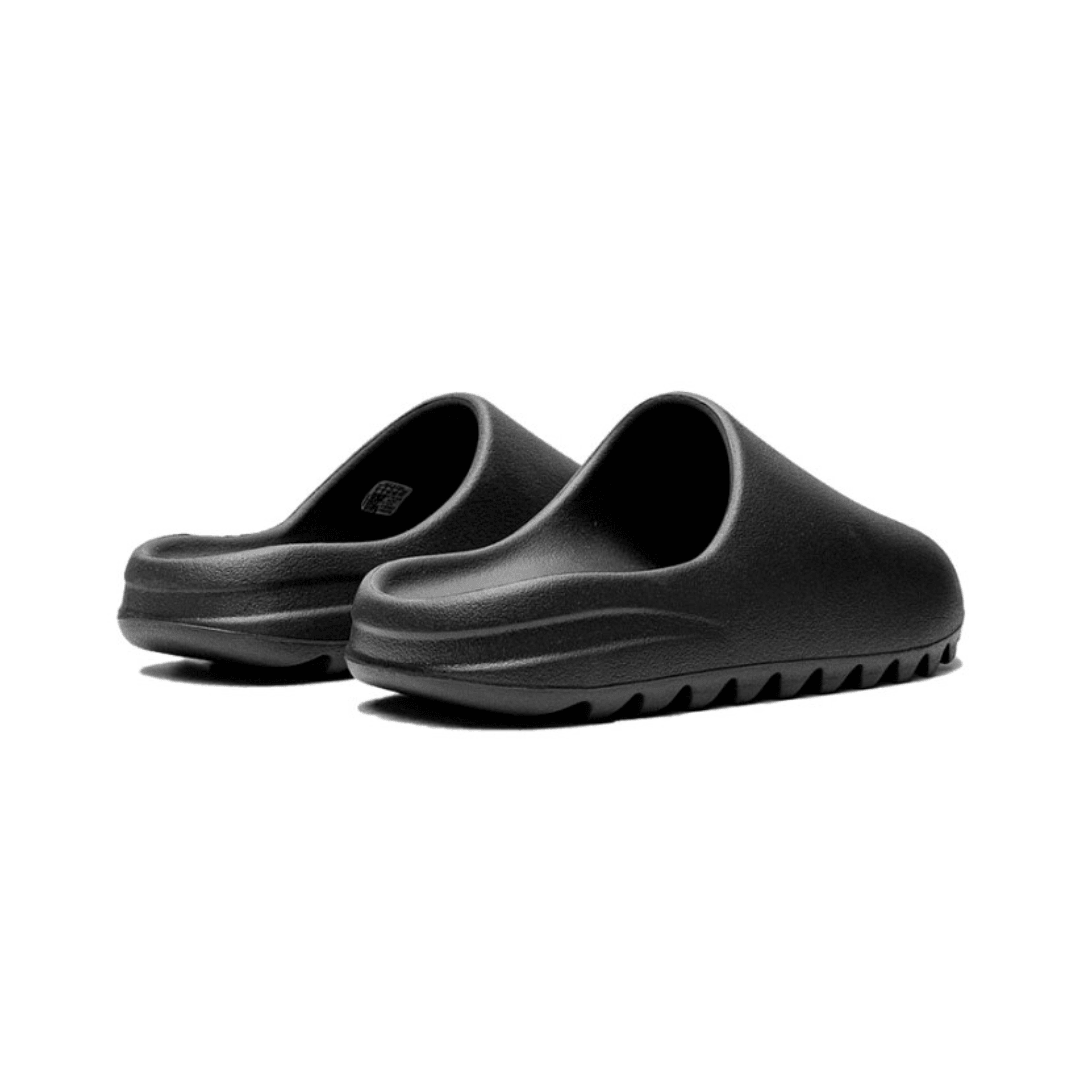 ad*s Y**zy slide dark onyx