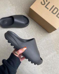 ad*s Y**zy slide granite