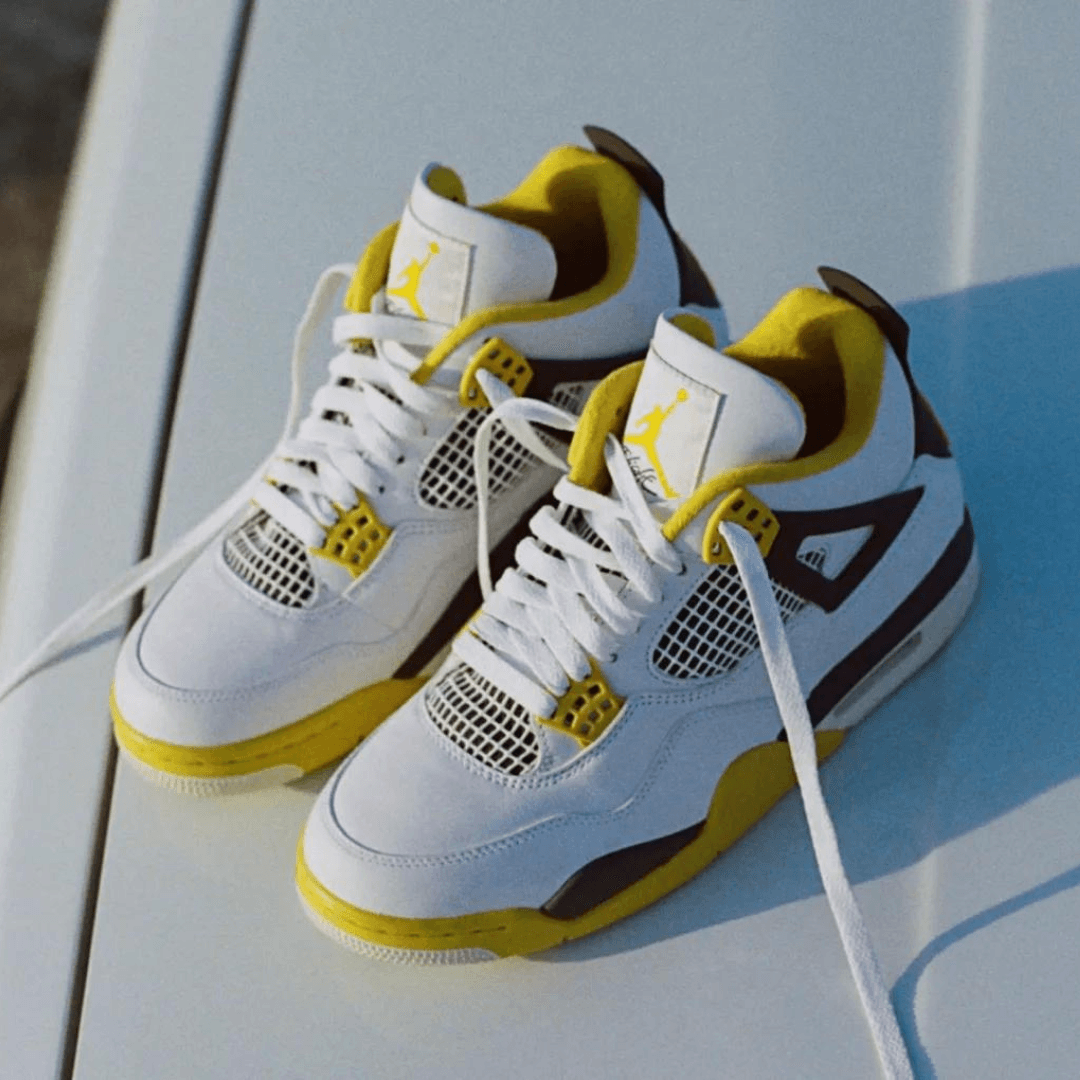 Jordan 4 Retro Vivid Sulfur (Women