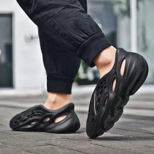 Y**zy foam rnr onyx