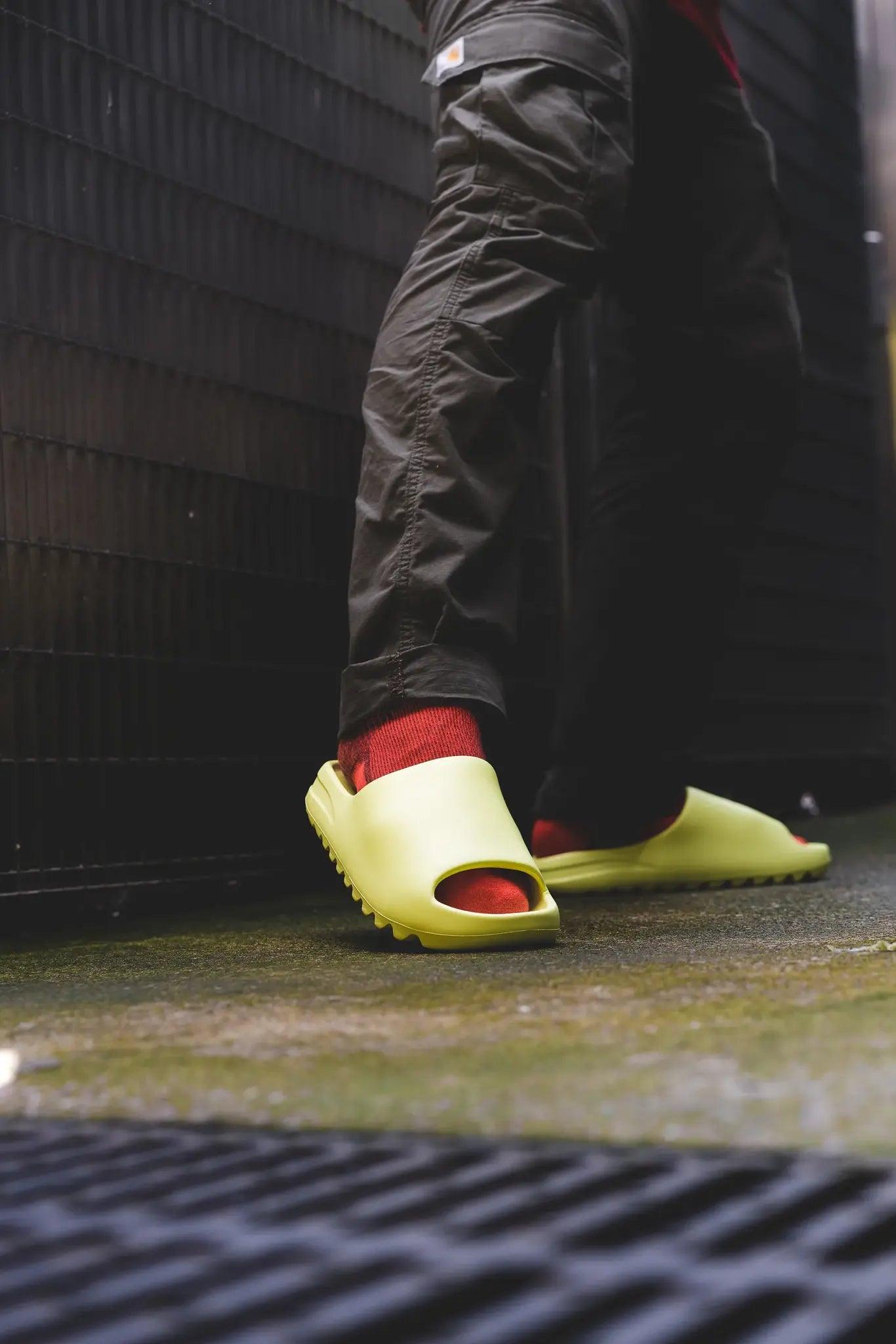 ad*s Y**zy slide glow green