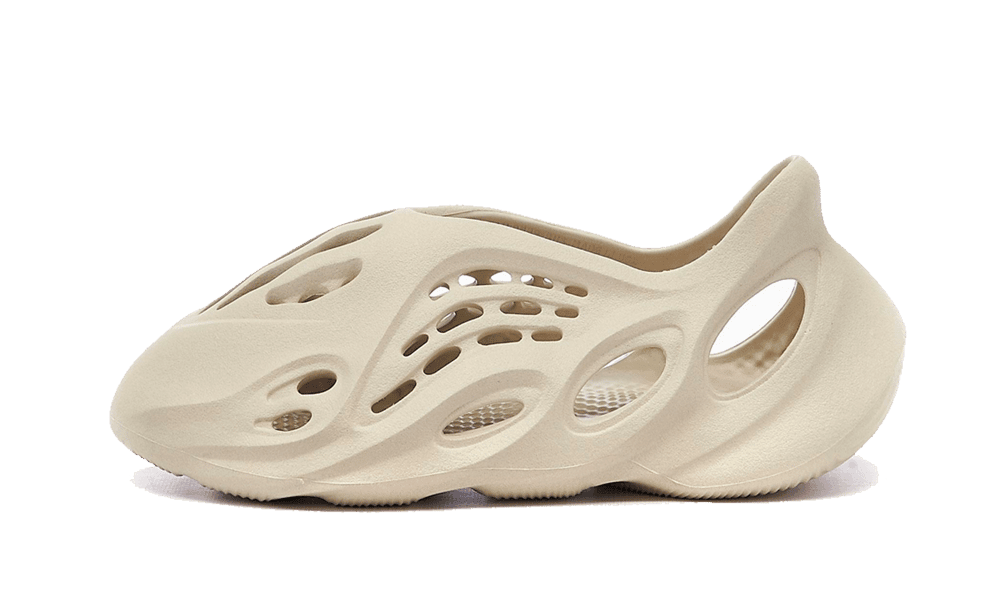 Y**zy foam rnnr sand